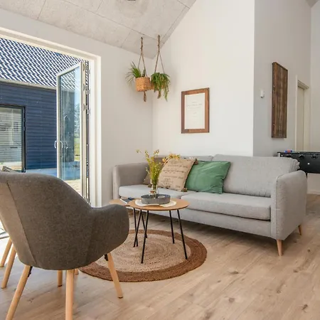 4 Bedroom Beautiful In Romo *