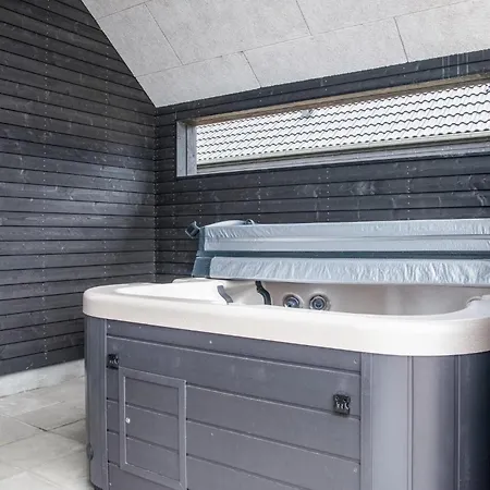 4 Bedroom Beautiful In Romo Kongsmark